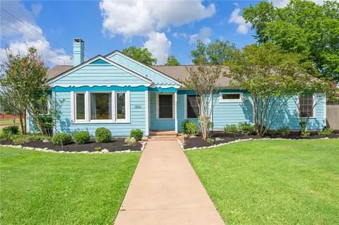 1300 Hoppess St, Bryan, TX 77802