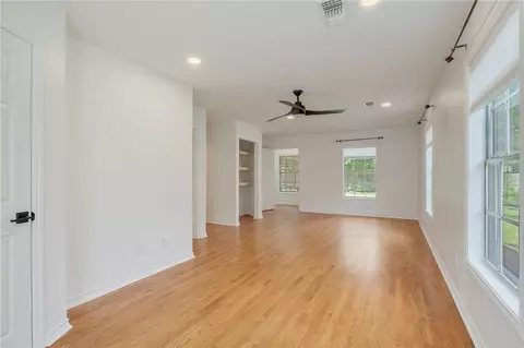 1300 Hoppess St, Bryan, TX 77802 photo 23