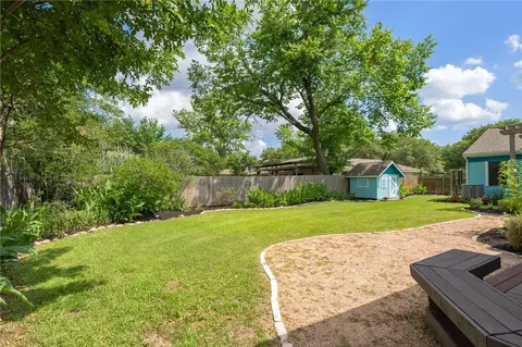 1300 Hoppess St, Bryan, TX 77802 photo 33