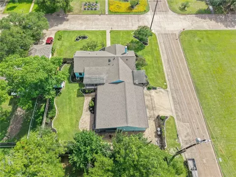 1300 Hoppess St, Bryan, TX 77802 photo 3