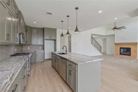 3034 Teller Dr, Bryan, TX 77808 photo 8