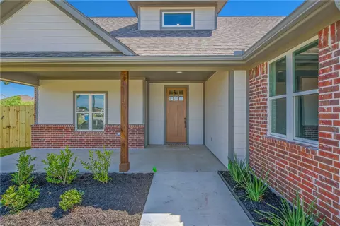 3034 Teller Dr, Bryan, TX 77808 photo 2