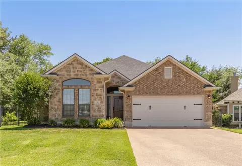 1752 Twin Pond Cir, College Station, TX 77845