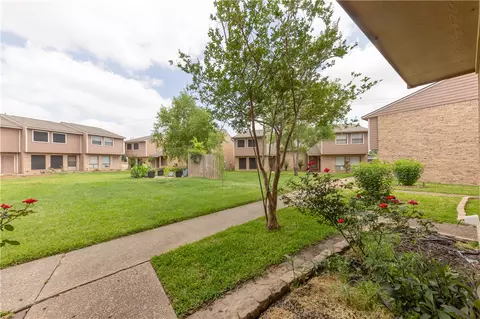 2807 Wildflower Drive 32, Bryan, TX 77802
