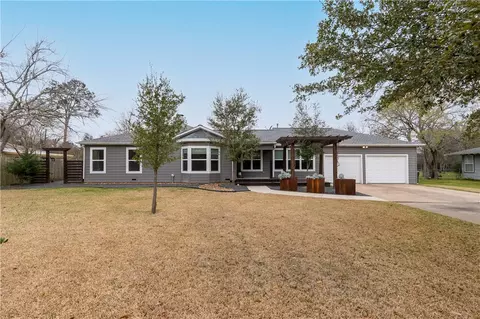 1002 Edgewood Dr, Bryan, TX 77802 photo 3