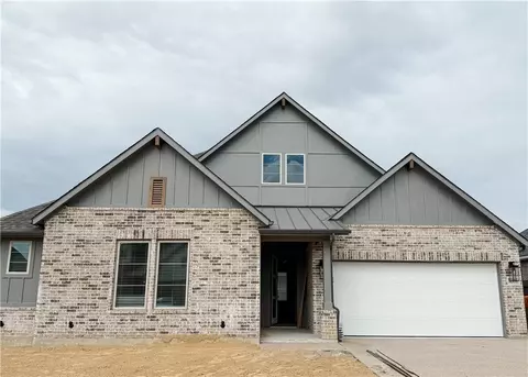 5008 Royal Arch Dr, Bryan, TX 77802