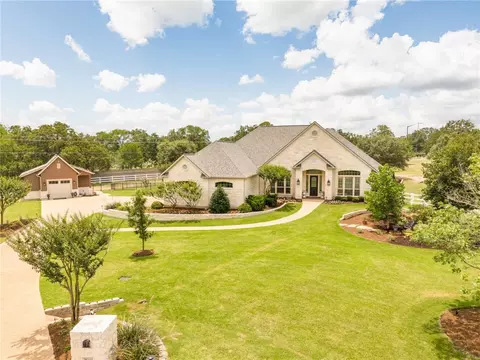 18044 Meadowhill Dr, College Station, TX 77845