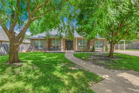 1002 Capistrano Ct, College Station, TX 77845