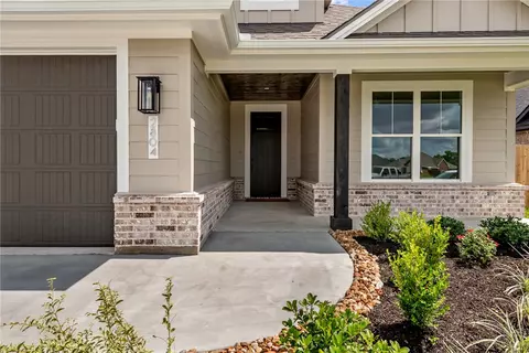 2804 Spector Dr, Bryan, TX 77808 photo 2