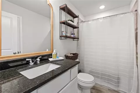 Bath - 1988 Chief St, Bryan, TX 77807 photo 1 of 5