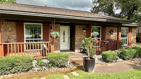 3819 Holly Dr, Bryan, TX 77802