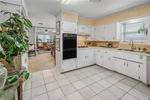 905 Jane Ln, Bryan, TX 77802 photo 17