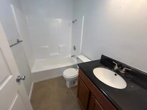 Bath - 4512 Augusta Dr, Bryan, TX 77803 photo 1 of 2