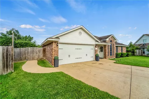 1310 Norfolk Ct, College Station, TX 77845