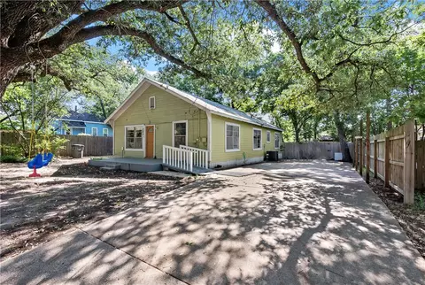 203 Pierce St, Bryan, TX 77803 photo 3