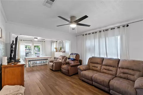 203 Pierce St, Bryan, TX 77803 photo 9