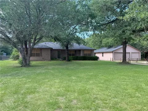7704 Deer Trail Dr, Bryan, TX 77807 photo 3