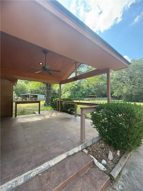 7704 Deer Trail Dr, Bryan, TX 77807 photo 4