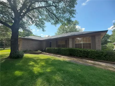 7704 Deer Trail Dr, Bryan, TX 77807 photo 2