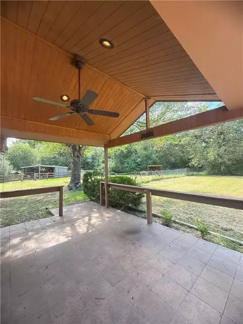 7704 Deer Trail Dr, Bryan, TX 77807 photo 5