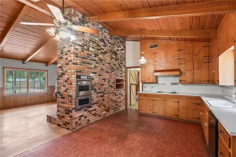 2102 Wayside Dr, Bryan, TX 77802 photo 10