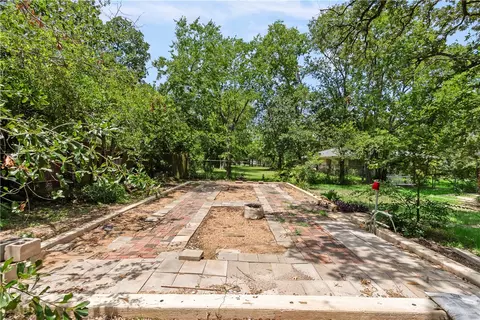 2102 Wayside Dr, Bryan, TX 77802 photo 16