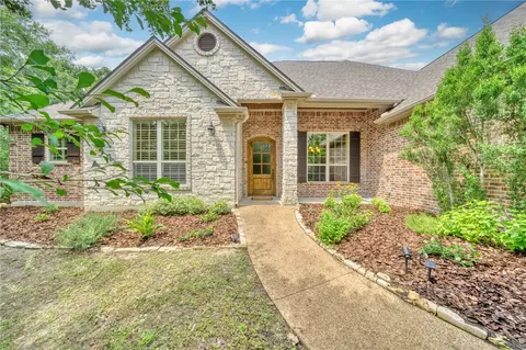 18098 Copper River Dr, College Station, TX 77845