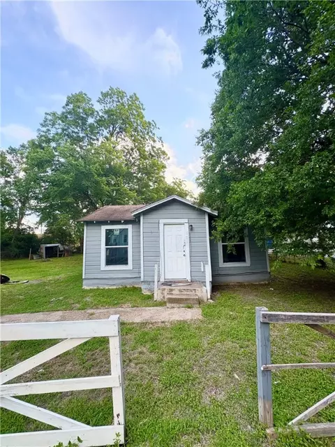 401 E 15th St, Bryan, TX 77803 photo 2