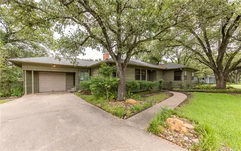 107 E North Ave, Bryan, TX 77801 photo 1