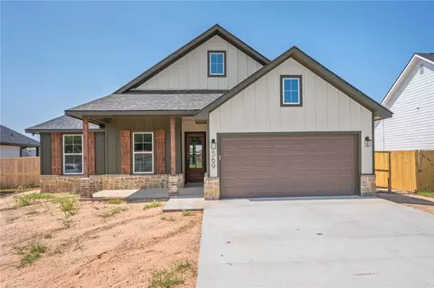 569 Harvest Lake Dr, Snook, TX 77878