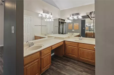 Bath - 4108 Brompton Ln, Bryan, TX 77802 photo 1 of 2