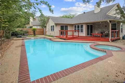 Exterior - 4108 Brompton Ln, Bryan, TX 77802 photo 5 of 15