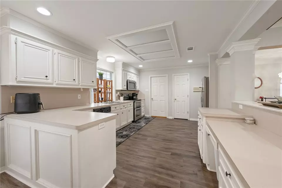 Kitchen - 2903 Meadowbrook Ct, College Station, TX 77845 photo 2 of 3