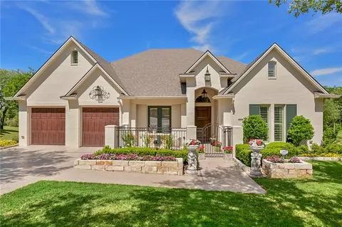5205 Bourrone Ct, Bryan, TX 77802