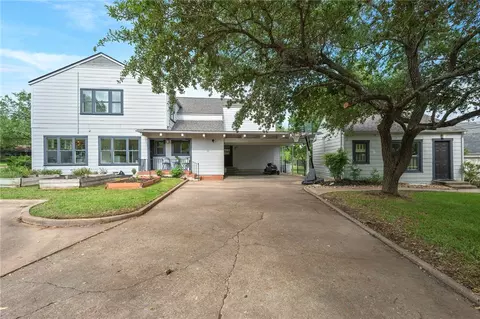 Exterior - 301 Hensel Ave, Bryan, TX 77801 photo 9 of 11