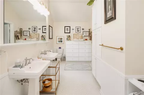 Bath - 301 Hensel Ave, Bryan, TX 77801 photo 4 of 6
