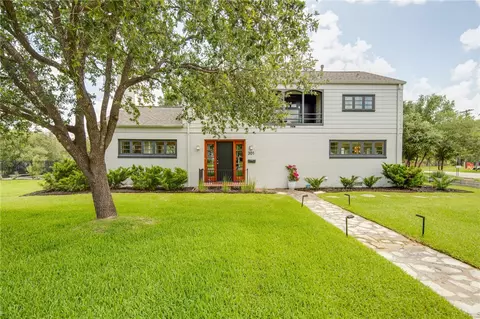 Exterior - 301 Hensel Ave, Bryan, TX 77801 photo 2 of 11