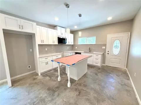 201 Davis St, Bryan, TX 77801 photo 3