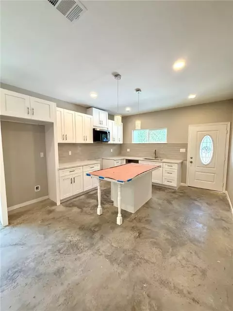 201 Davis St, Bryan, TX 77801 photo 2