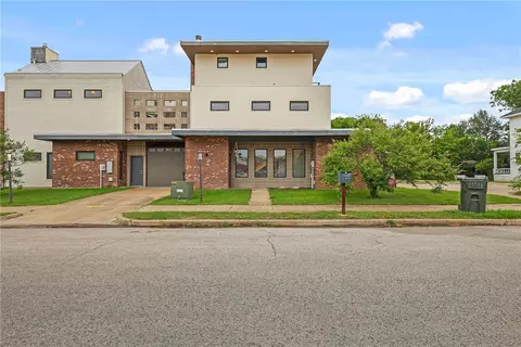 213 N Houston Ave, Bryan, TX 77803