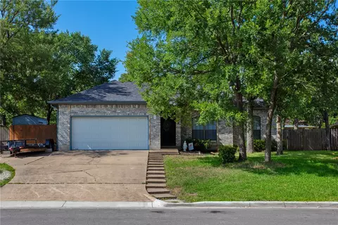 704 Summerglen Dr, College Station, TX 77840