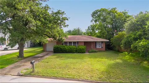 4401 Oaklawn St, Bryan, TX 77801
