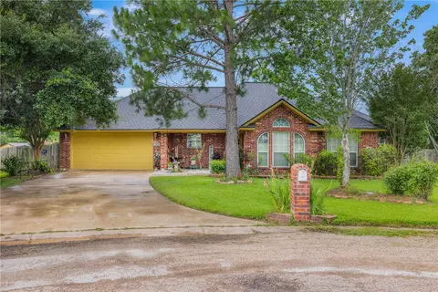 1819 Cheryl Dr, Caldwell, TX 77836