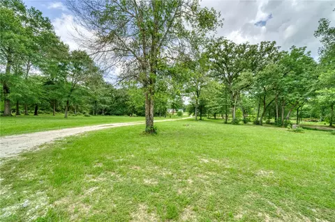 4045 Settlers Ln, Madisonville, TX 77864