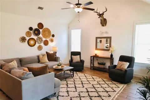 4020 Brownway Dr, College Station, TX 77845