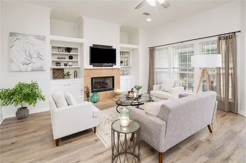 3107 Pleasant Forest Dr, College Station, TX 77845