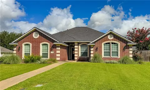 811 Woodson Dr, Caldwell, TX 77836