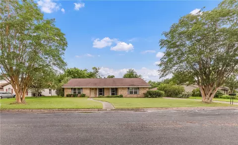 2100 Langford St, College Station, TX 77840