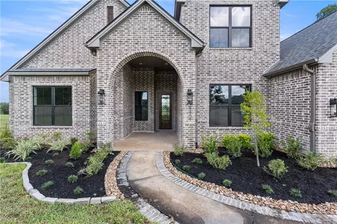 4401 Williams Creek Dr, College Station, TX 77845