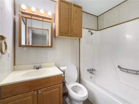 Bath - 3234 Red Robin Loop, Bryan, TX 77802 photo 1 of 2